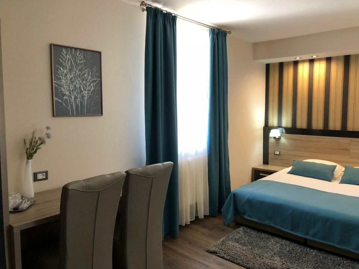 Pensiunea Lido Piatra Neamţ 外观 照片